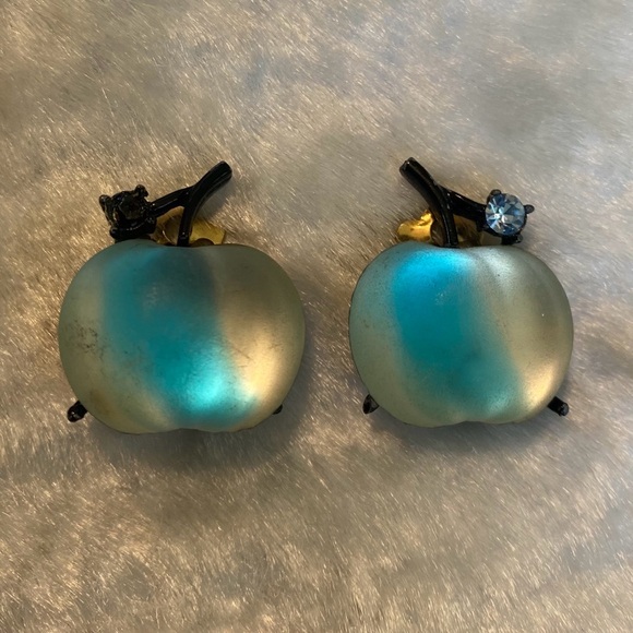 Jewelry - ☘️VTG Glass Blue, White and Black Rhinestone Apple Clip On Earrings